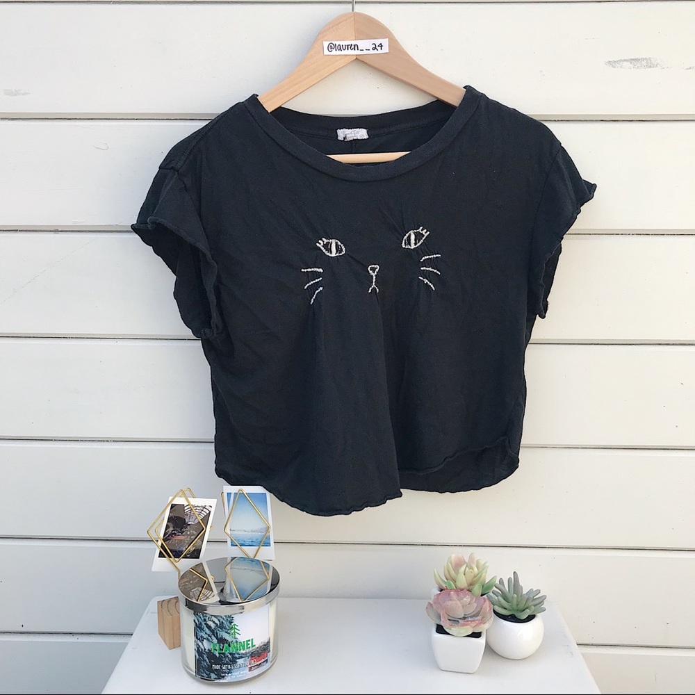 brandy melville top w stickers